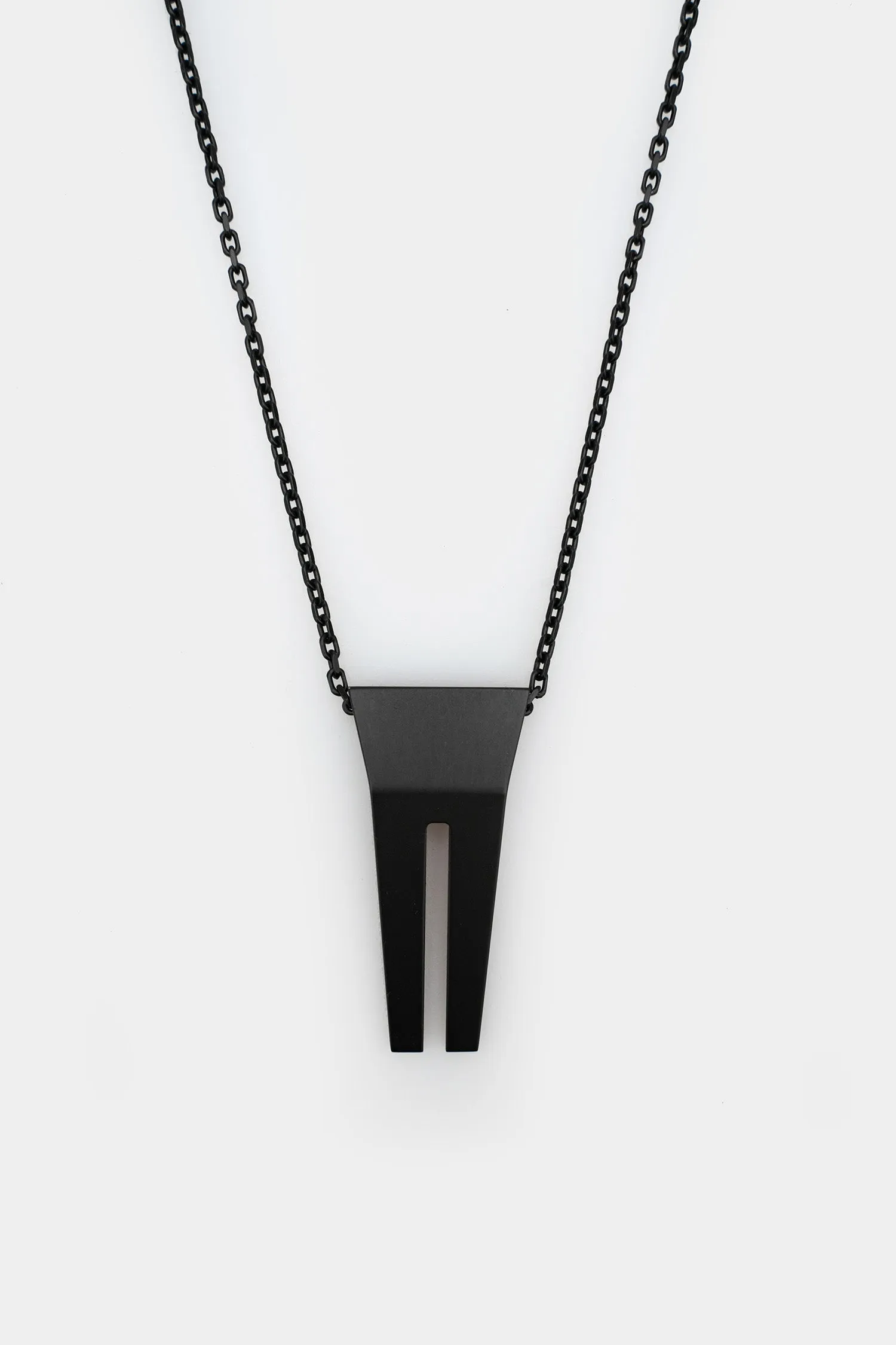 Open trunk necklace, Black